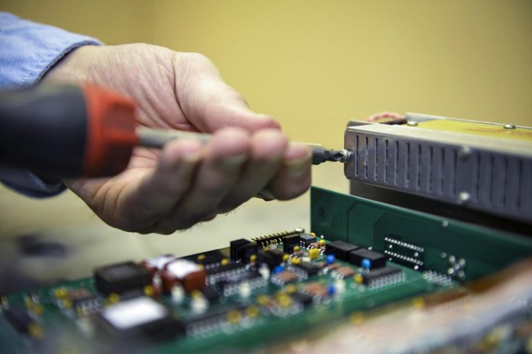 How To Become An Electronics Technician 10