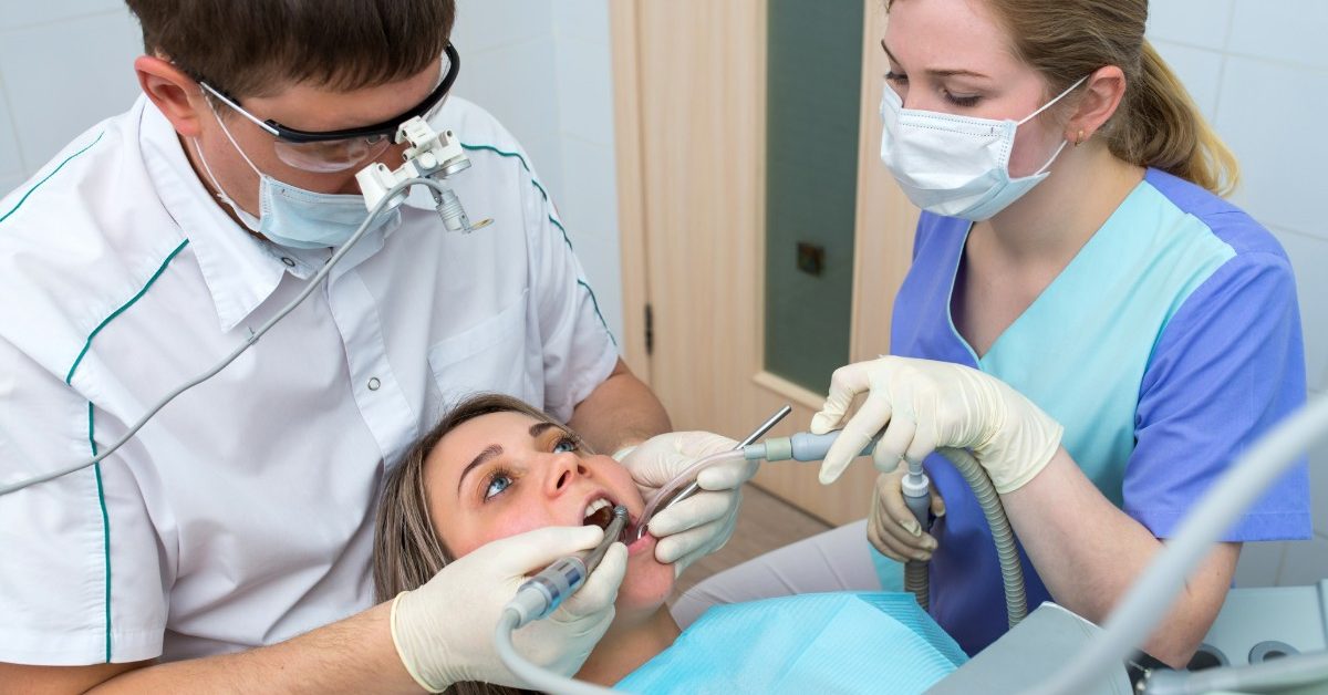 How to Become a Dental Assistant 1
