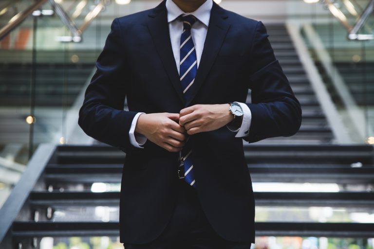 Investment Banker: How To Start A Career 3