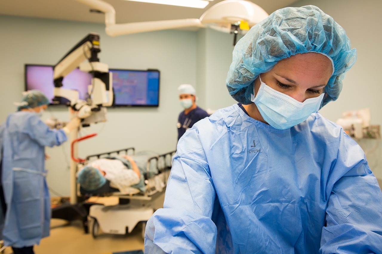 Start A Career As A Surgical Oncologist 1