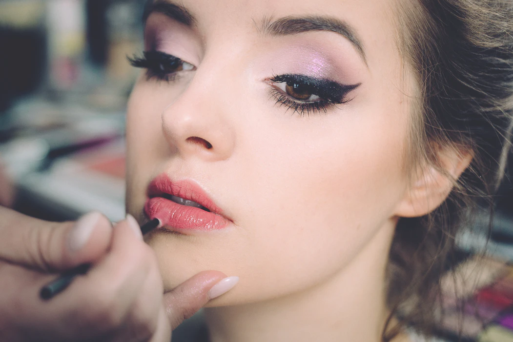 Find Out Where to Take Free Online Makeup and Beauty Courses