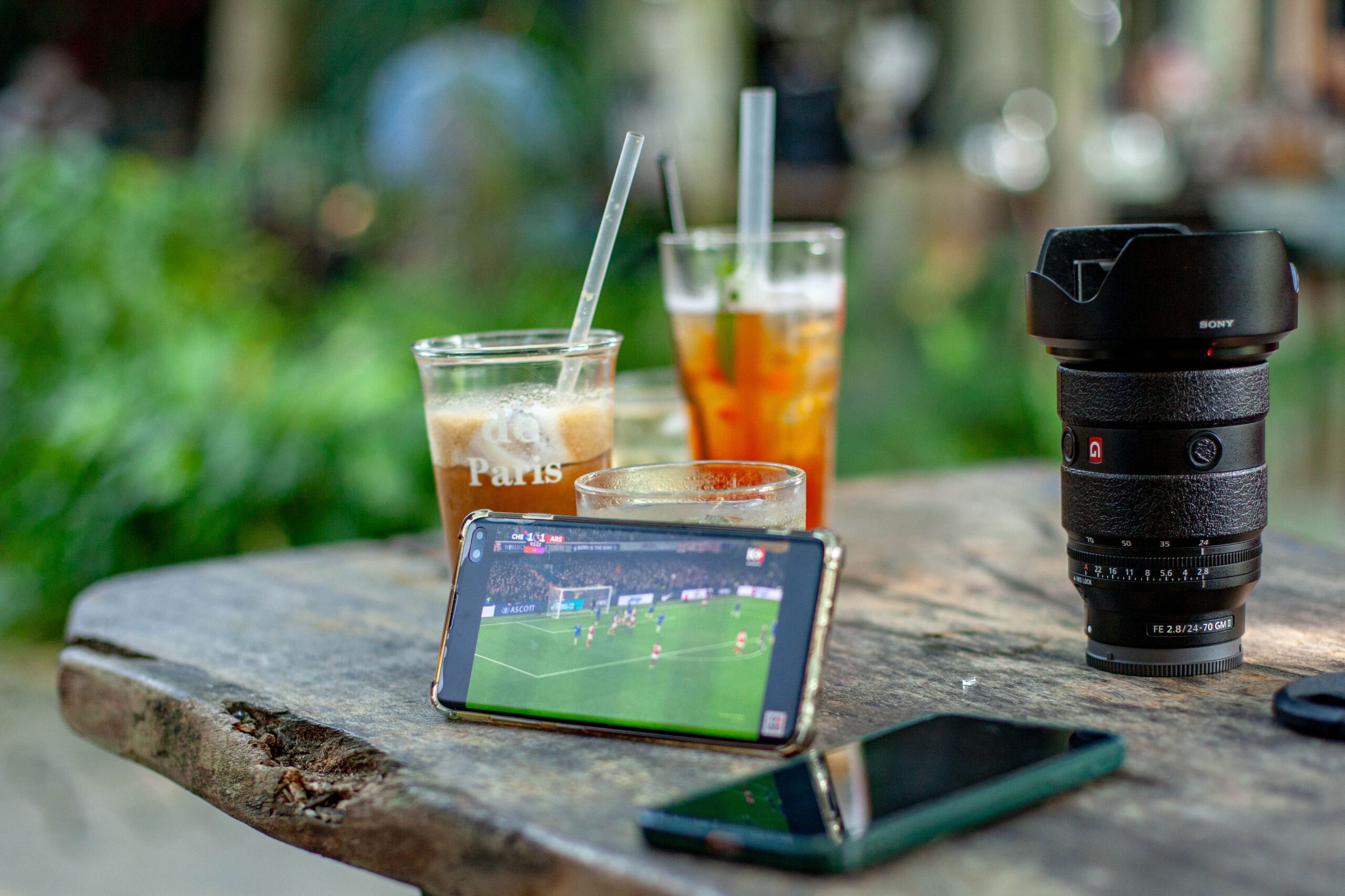 Quick Guide to Watching Football Live on Your Phone 1